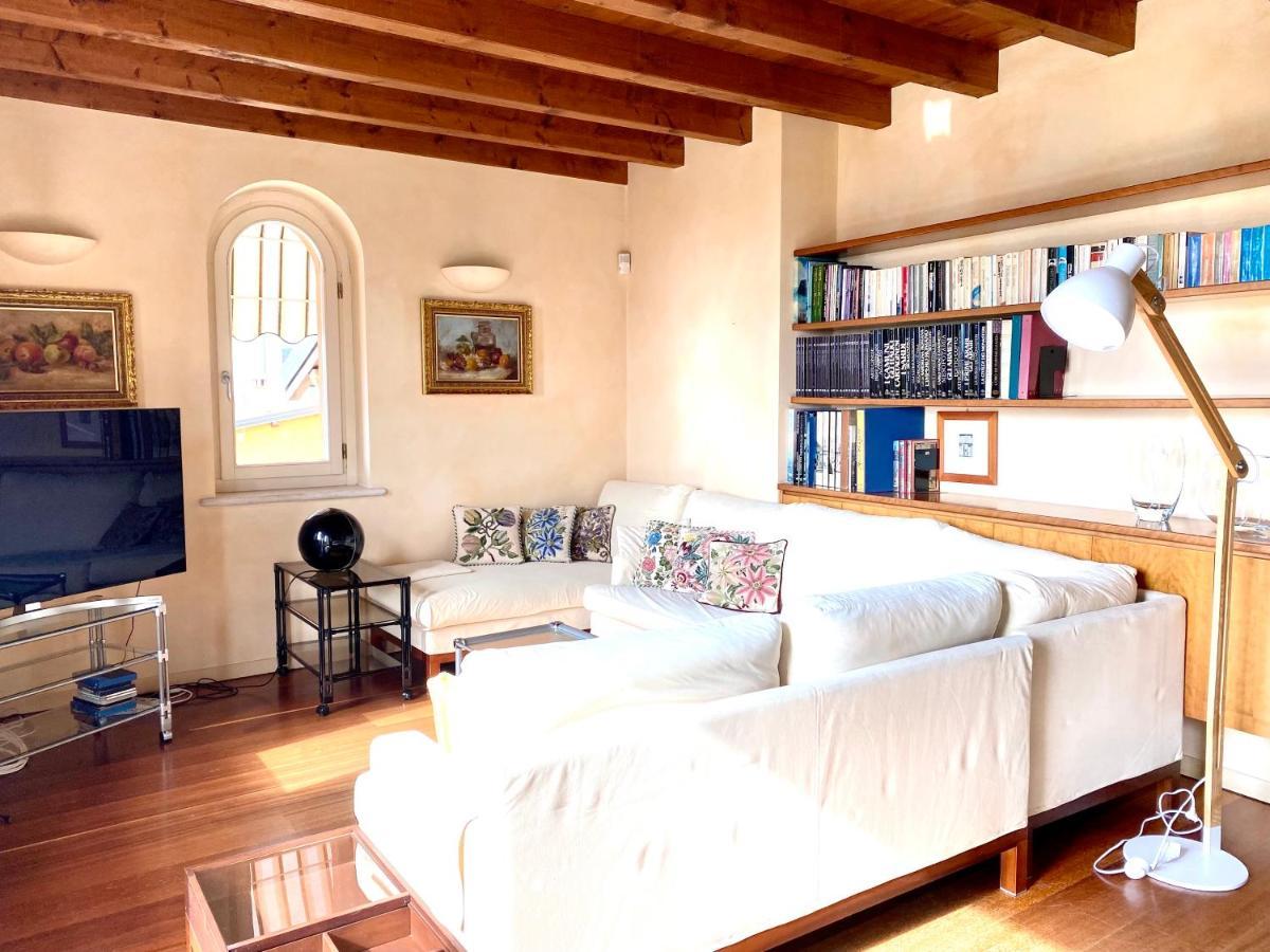 Residence Corte Ferrari -Ciao Vacanze- Moniga del Garda ภายนอก รูปภาพ