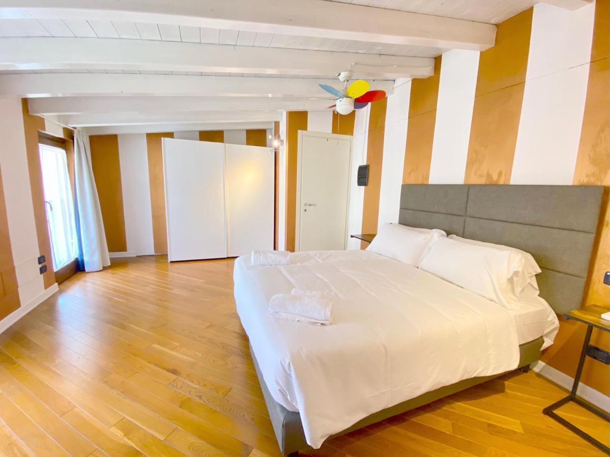 Residence Corte Ferrari -Ciao Vacanze- Moniga del Garda ภายนอก รูปภาพ
