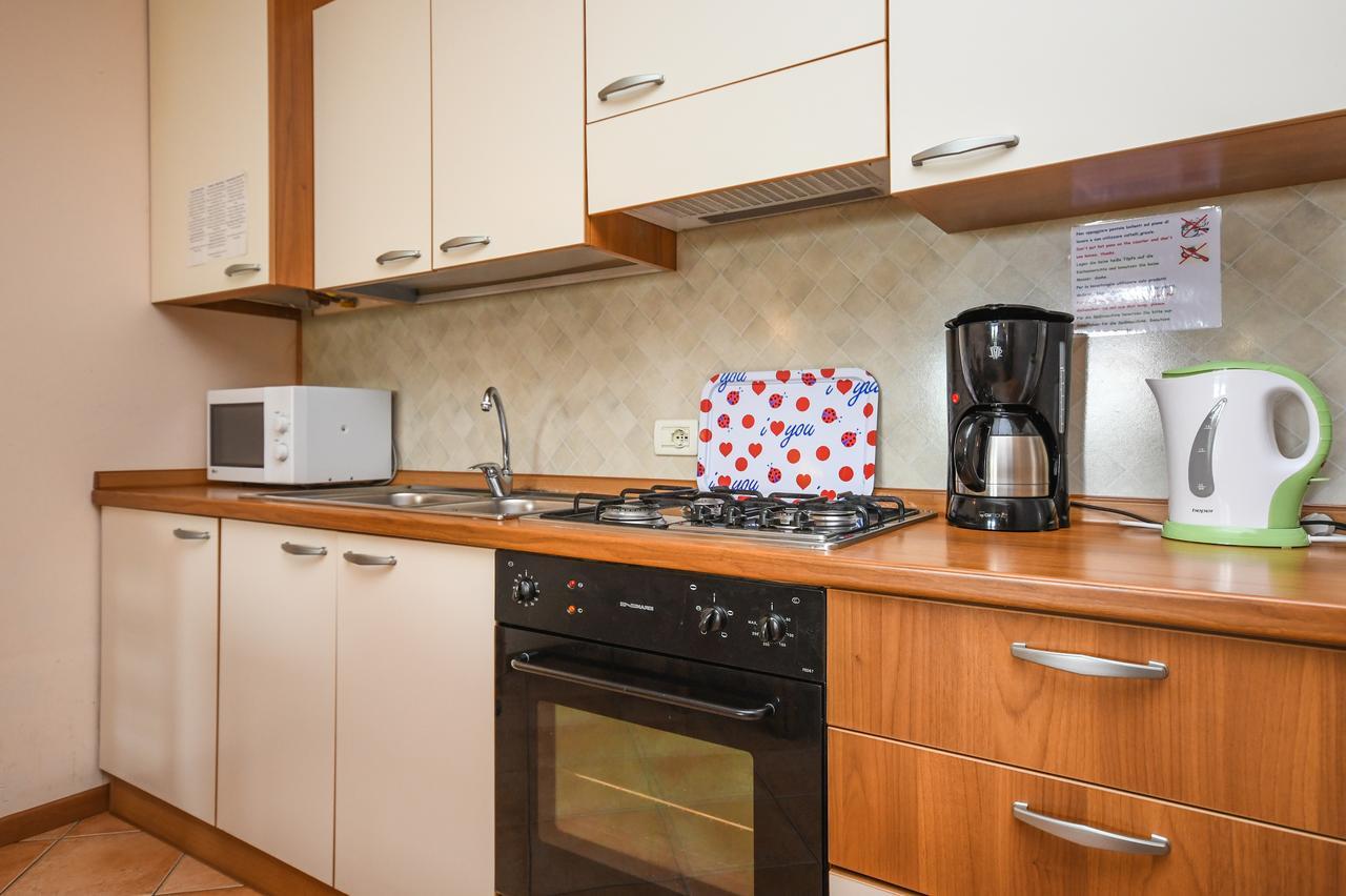 Residence Corte Ferrari -Ciao Vacanze- Moniga del Garda ภายนอก รูปภาพ