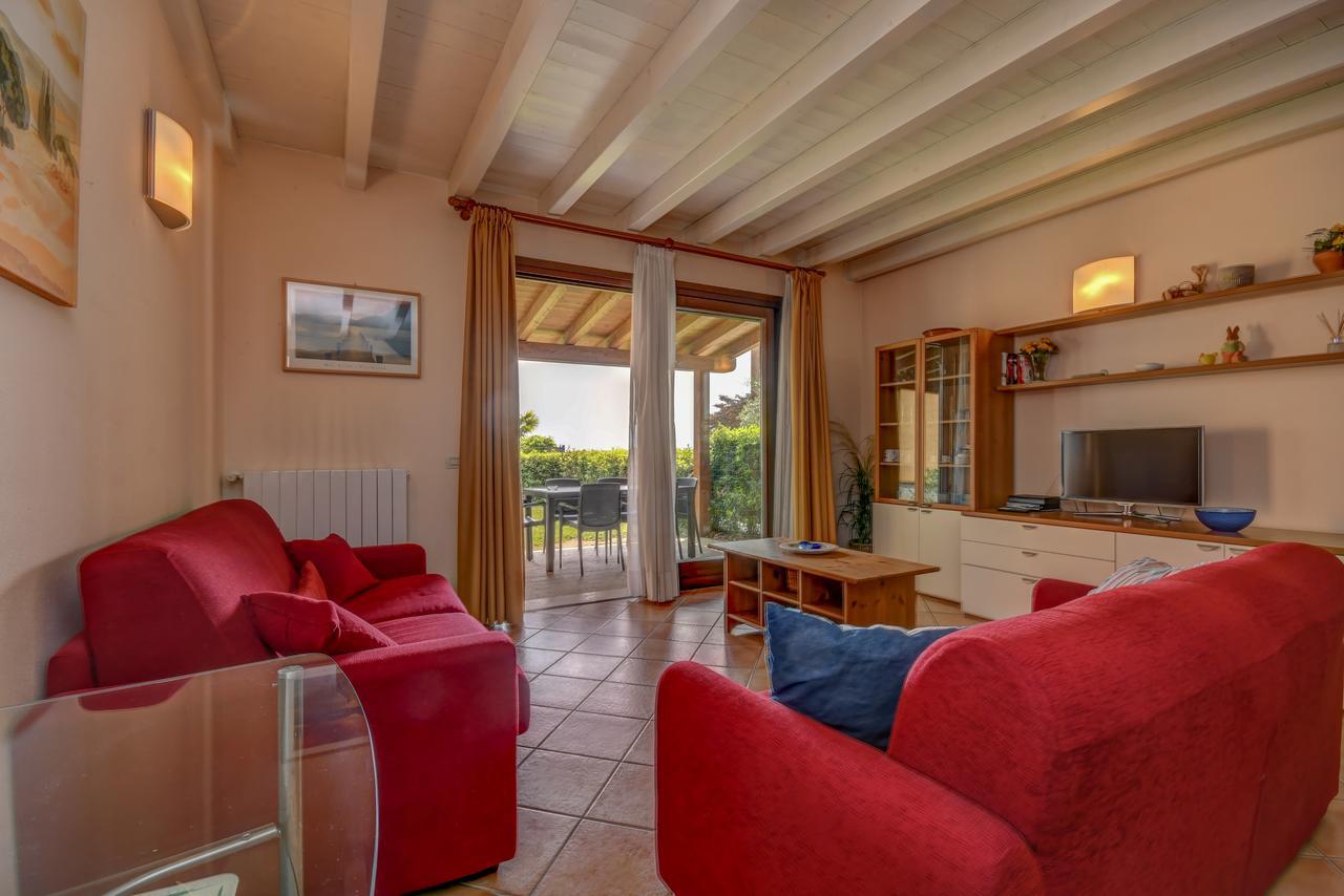 Residence Corte Ferrari -Ciao Vacanze- Moniga del Garda ภายนอก รูปภาพ