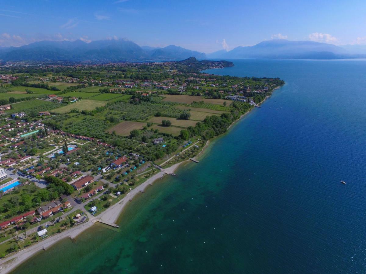 Residence Corte Ferrari -Ciao Vacanze- Moniga del Garda ภายนอก รูปภาพ