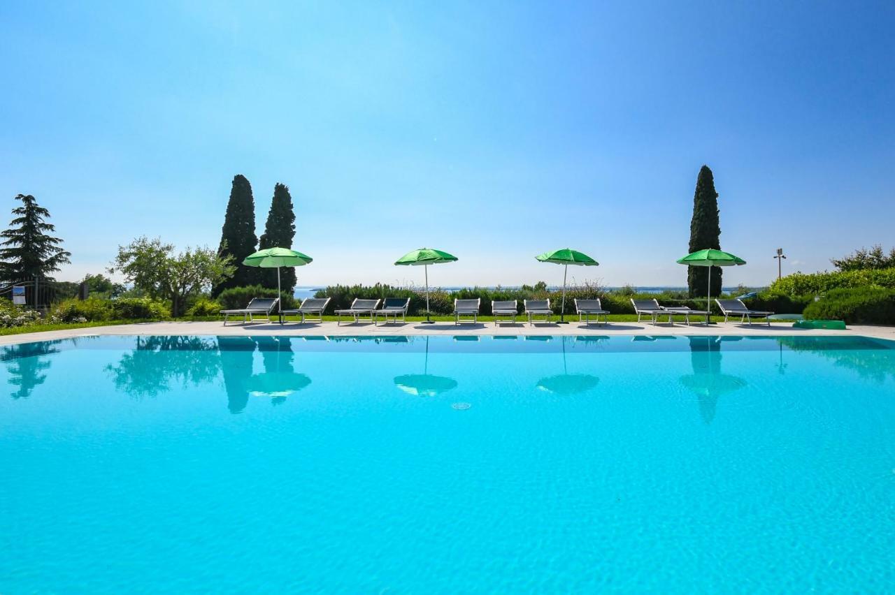 Residence Corte Ferrari -Ciao Vacanze- Moniga del Garda ภายนอก รูปภาพ