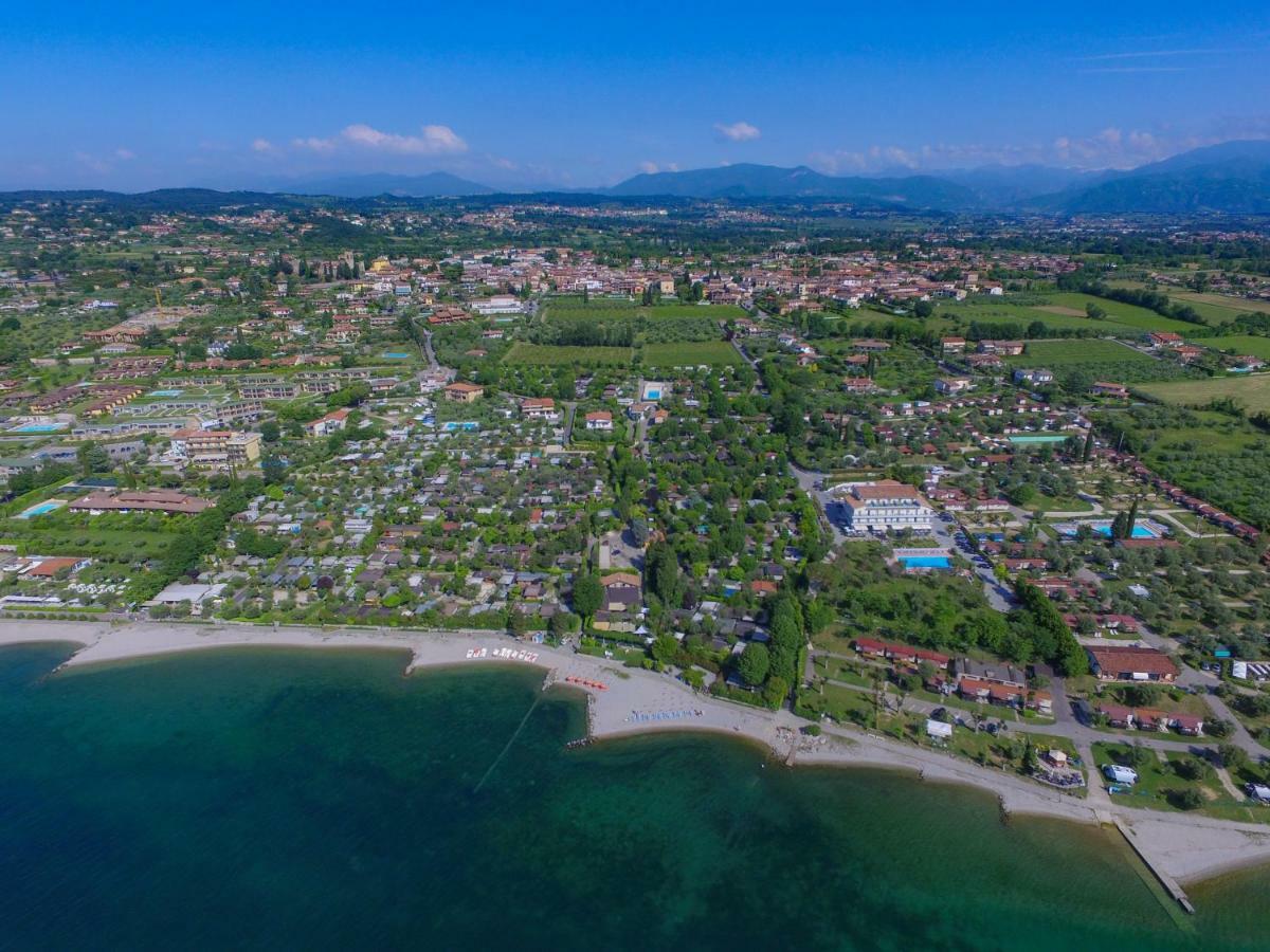 Residence Corte Ferrari -Ciao Vacanze- Moniga del Garda ภายนอก รูปภาพ