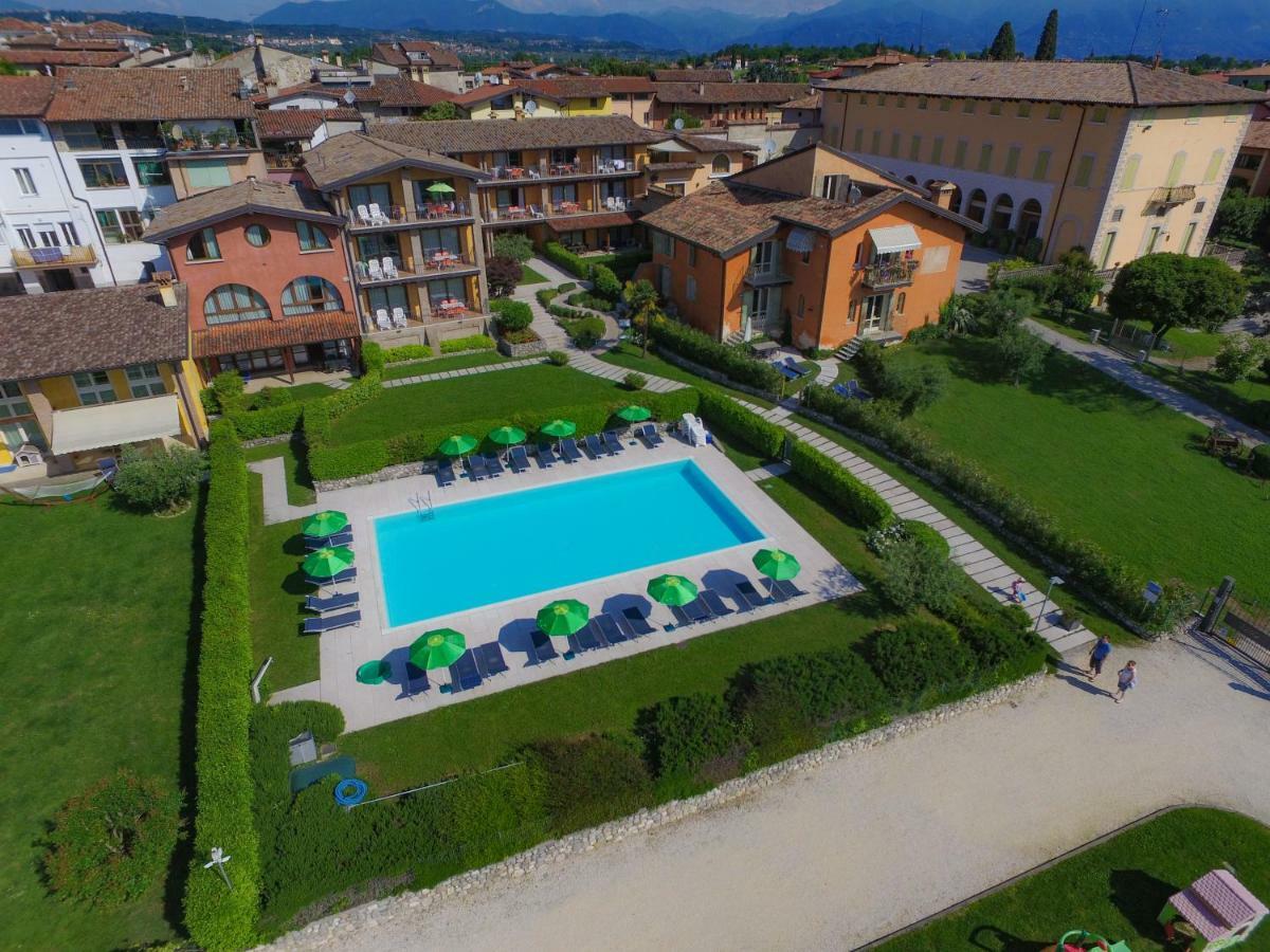 Residence Corte Ferrari -Ciao Vacanze- Moniga del Garda ภายนอก รูปภาพ